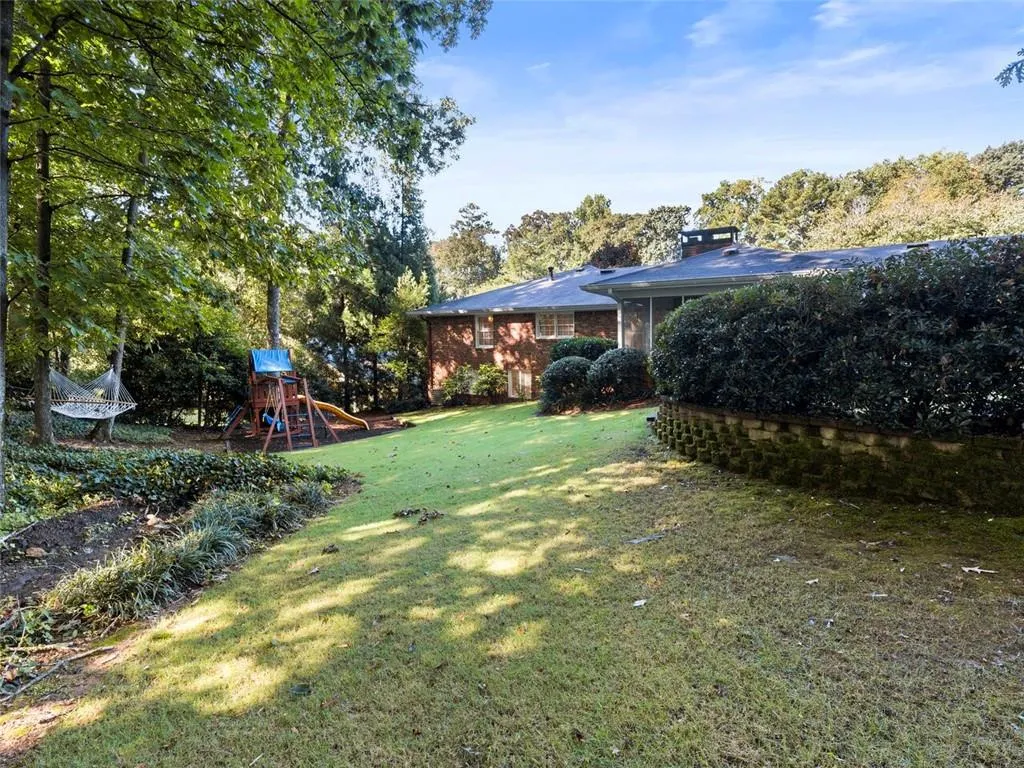 4735 Huntley Drive, Atlanta, Georgia 30342, 4 Bedrooms Bedrooms, ,3 BathroomsBathrooms,Residential,Sold,4735 Huntley Drive,6796731