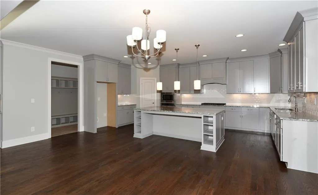 243 Belle Lane, Sandy Springs, Georgia 30328, 5 Bedrooms Bedrooms, ,5 BathroomsBathrooms,Residential,Sold,243 Belle Lane,5773193