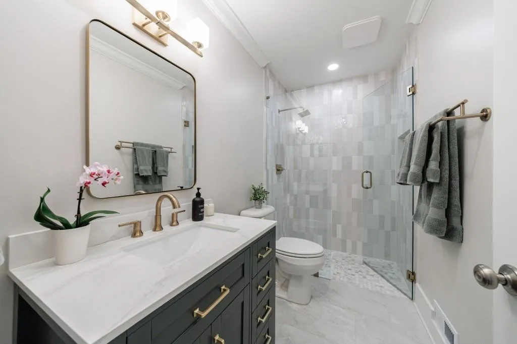 Full bath on main level