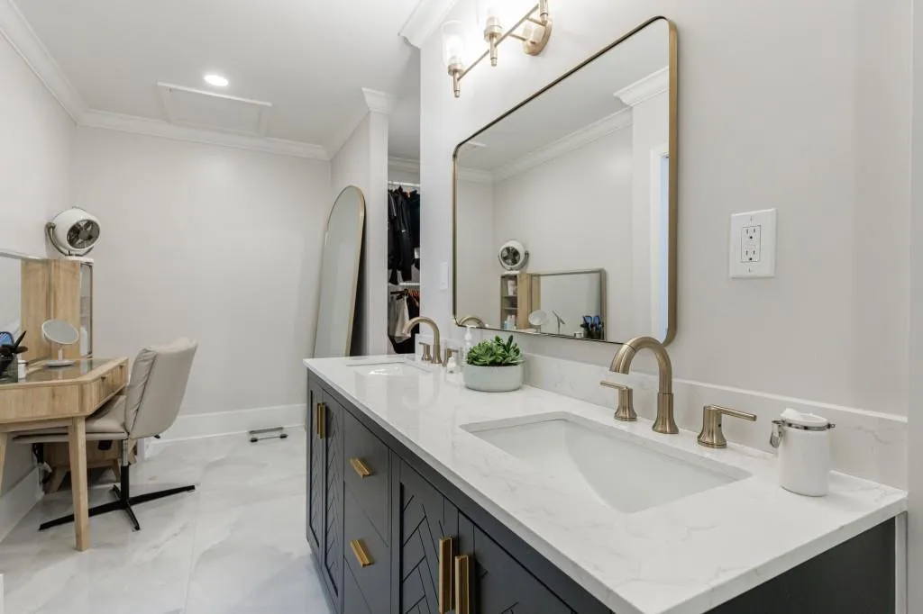 Primary Bathroom with Vanity Nook