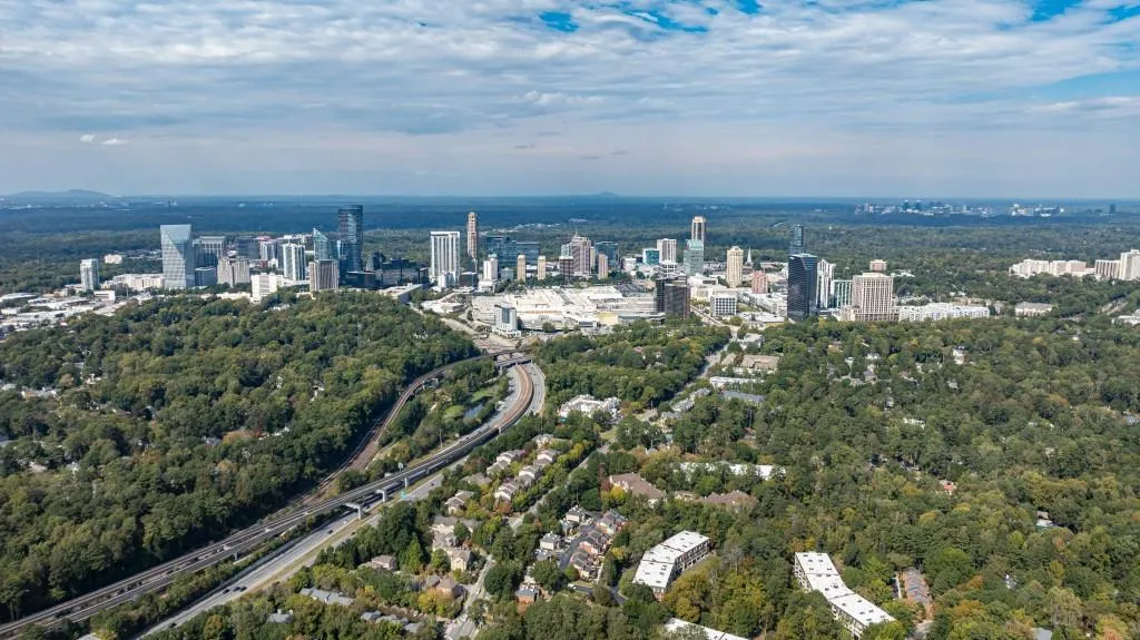 Close to Expressway and Midtown