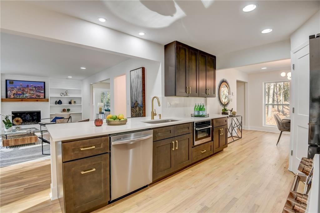 85 Darlymple Road, Sandy Springs, Georgia 30328, 6 Bedrooms Bedrooms, ,4 BathroomsBathrooms,Residential,Sold,85 Darlymple Road,7280241 85 Darlymple Road, Sandy Springs, Georgia 30328, 6 Bedrooms Bedrooms, ,4 BathroomsBathrooms,Residential,Sold,85 Darlymple Road,7280241