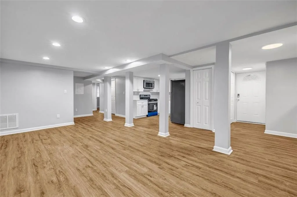 1008 Lindridge Drive Ne, Atlanta, Georgia 30324, 5 Bedrooms Bedrooms, ,3 BathroomsBathrooms,Residential,For Sale,1008 Lindridge Drive Ne,7617139
