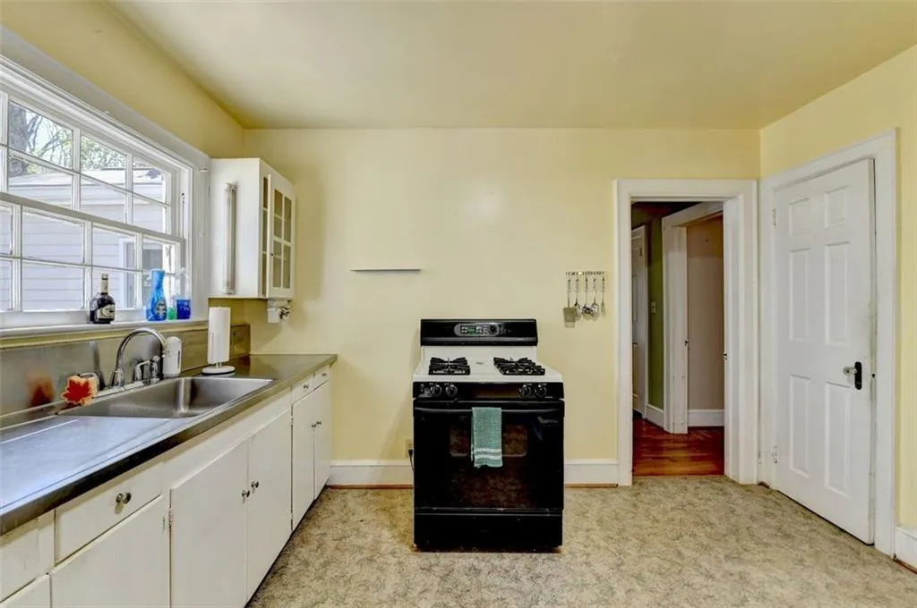 2953 Hardman Court Ne, Atlanta, Georgia 30305, 3 Bedrooms Bedrooms, ,2 BathroomsBathrooms,Residential,For Sale,2953 Hardman Court Ne,7624603