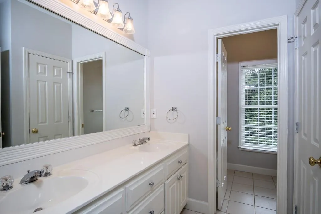 175 Fieldsborn Court, Sandy Springs, Georgia 30328, 4 Bedrooms Bedrooms, ,4 BathroomsBathrooms,Residential,Sold,175 Fieldsborn Court,6670356