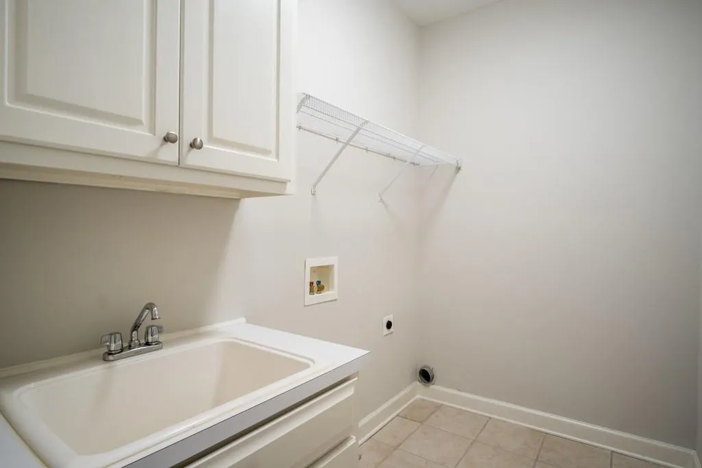 175 Fieldsborn Court, Sandy Springs, Georgia 30328, 4 Bedrooms Bedrooms, ,4 BathroomsBathrooms,Residential,Sold,175 Fieldsborn Court,6670356