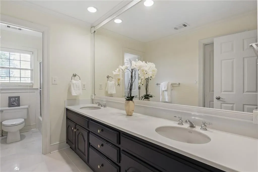 5795 Heards Forest Drive, Sandy Springs, Georgia 30328, 6 Bedrooms Bedrooms, ,4 BathroomsBathrooms,Residential,Sold,5795 Heards Forest Drive,6792356
