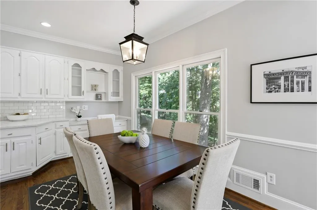 5795 Heards Forest Drive, Sandy Springs, Georgia 30328, 6 Bedrooms Bedrooms, ,4 BathroomsBathrooms,Residential,Sold,5795 Heards Forest Drive,6792356