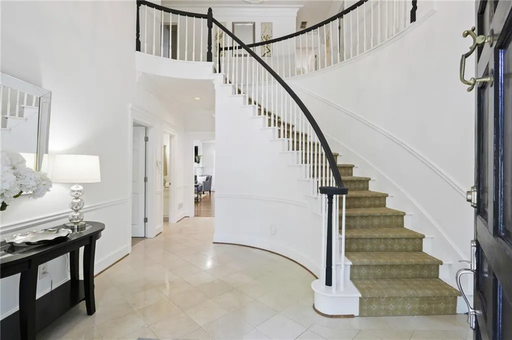 5795 Heards Forest Drive, Sandy Springs, Georgia 30328, 6 Bedrooms Bedrooms, ,4 BathroomsBathrooms,Residential,Sold,5795 Heards Forest Drive,6792356