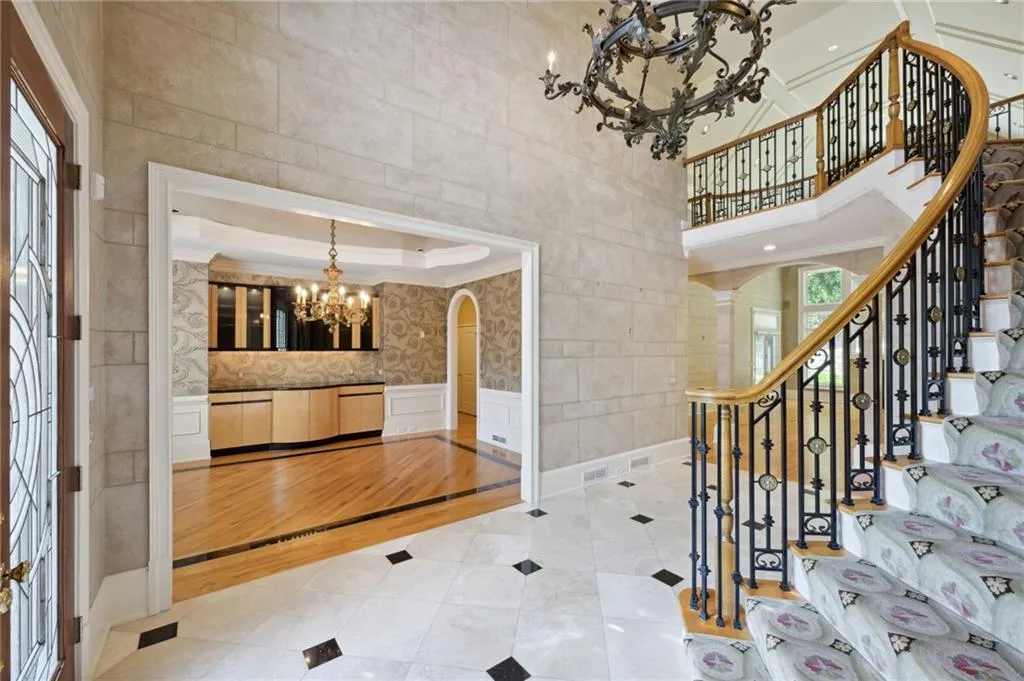 610 Telford Place, Sandy Springs, Georgia 30342, 4 Bedrooms Bedrooms, ,3 BathroomsBathrooms,Residential,Sold,610 Telford Place,7252640