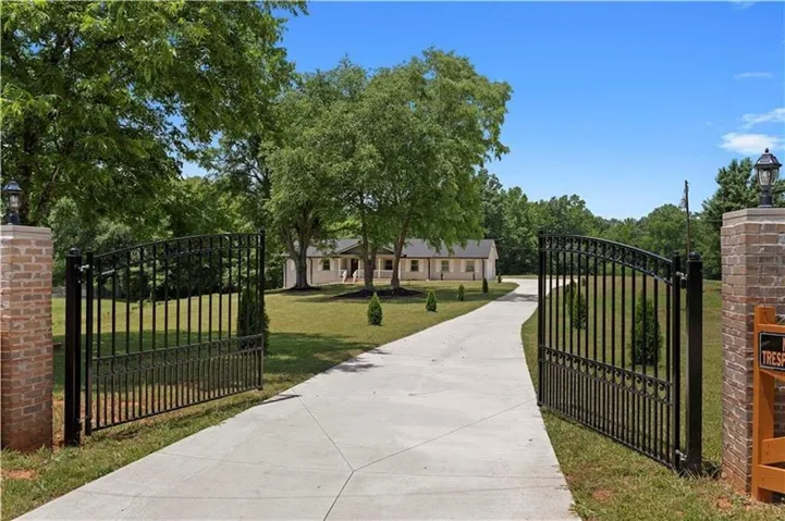 5245 Stonewall Tell Road, Atlanta, Georgia 30349
