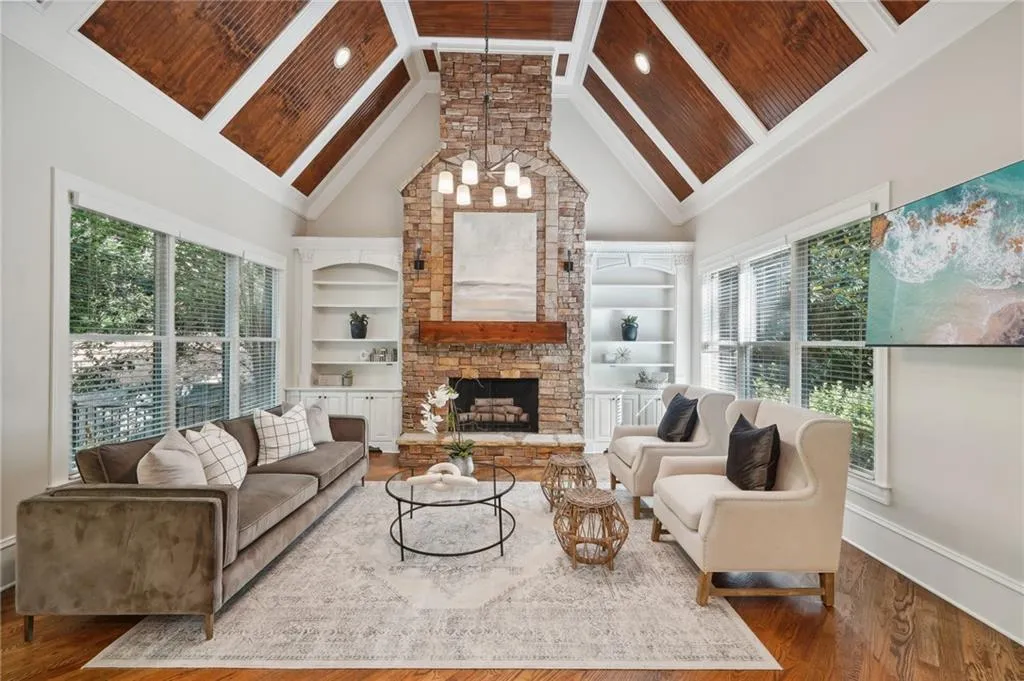 4980 High Point Road, Atlanta, Georgia 30342, 6 Bedrooms Bedrooms, ,5 BathroomsBathrooms,Residential,Sold,4980 High Point Road,7349380