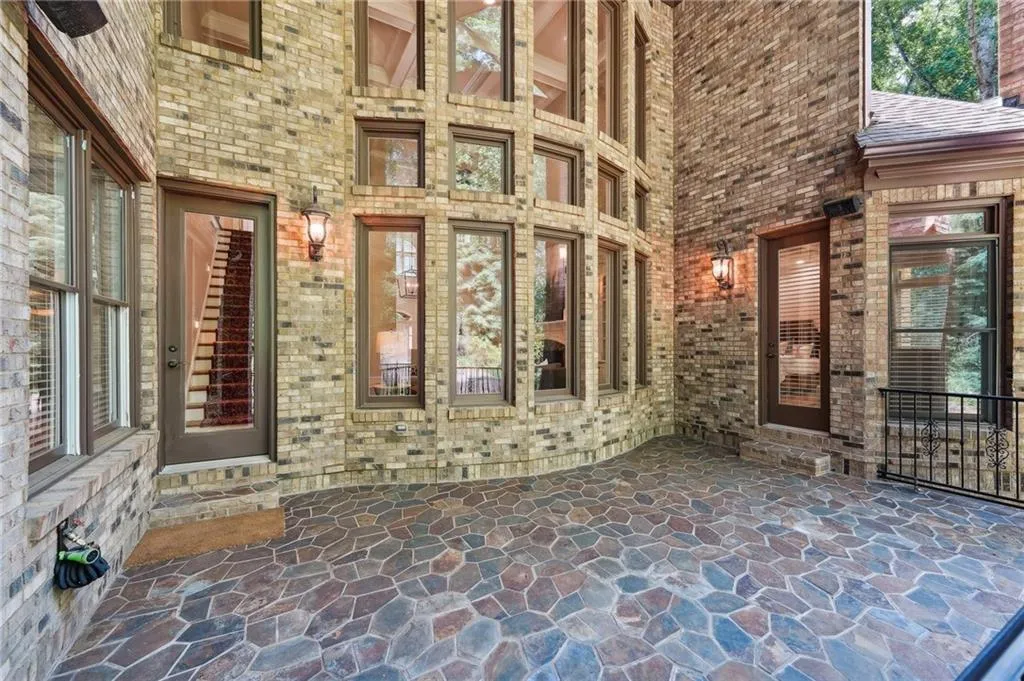 4980 High Point Road, Atlanta, Georgia 30342, 6 Bedrooms Bedrooms, ,5 BathroomsBathrooms,Residential,Sold,4980 High Point Road,7349380