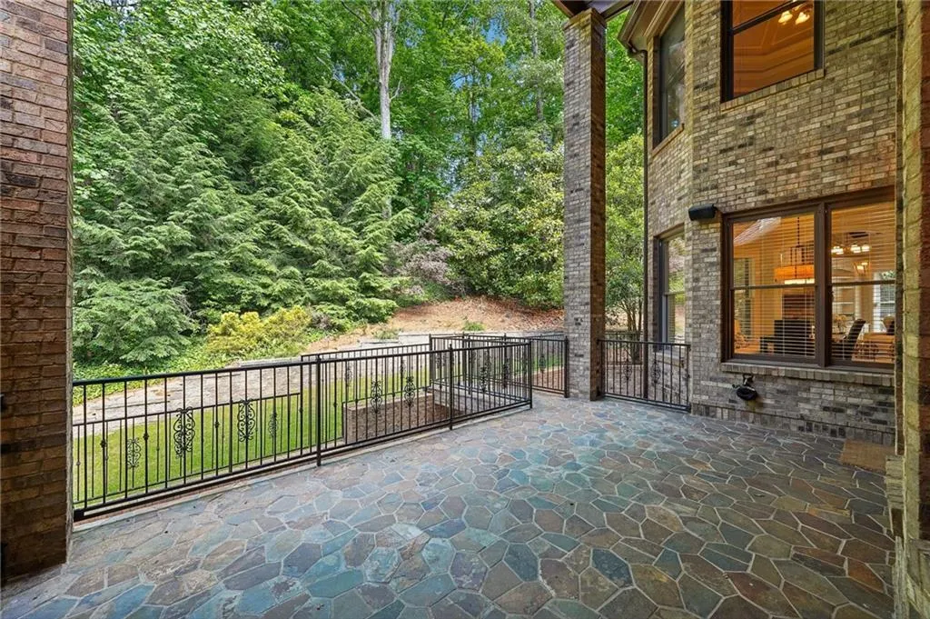 4980 High Point Road, Atlanta, Georgia 30342, 6 Bedrooms Bedrooms, ,5 BathroomsBathrooms,Residential,Sold,4980 High Point Road,7349380