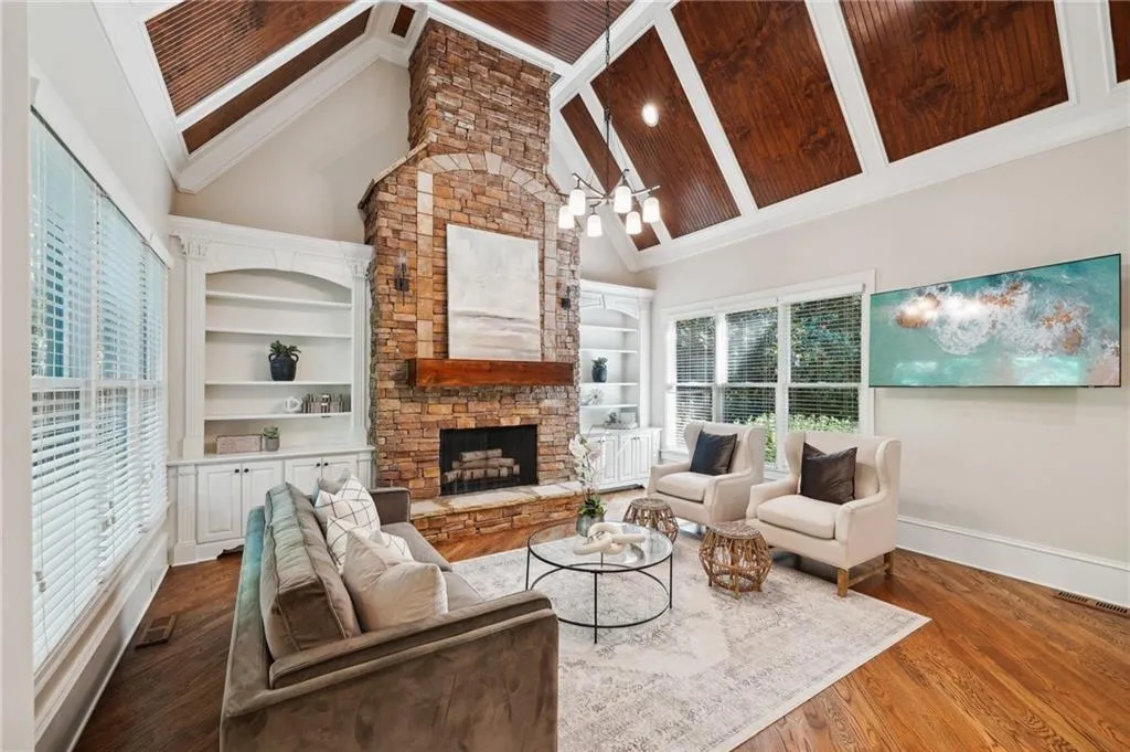 4980 High Point Road, Atlanta, Georgia 30342, 6 Bedrooms Bedrooms, ,5 BathroomsBathrooms,Residential,Sold,4980 High Point Road,7349380