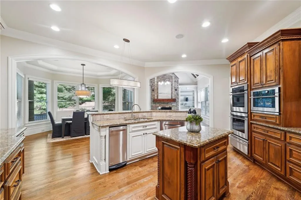 4980 High Point Road, Atlanta, Georgia 30342, 6 Bedrooms Bedrooms, ,5 BathroomsBathrooms,Residential,Sold,4980 High Point Road,7349380