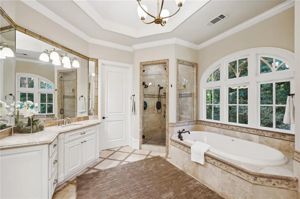 4980 High Point Road, Atlanta, Georgia 30342, 6 Bedrooms Bedrooms, ,5 BathroomsBathrooms,Residential,Sold,4980 High Point Road,7349380