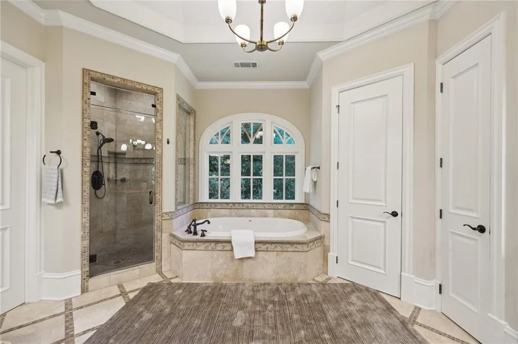 4980 High Point Road, Atlanta, Georgia 30342, 6 Bedrooms Bedrooms, ,5 BathroomsBathrooms,Residential,Sold,4980 High Point Road,7349380