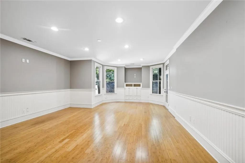 4980 High Point Road, Atlanta, Georgia 30342, 6 Bedrooms Bedrooms, ,5 BathroomsBathrooms,Residential,Sold,4980 High Point Road,7349380