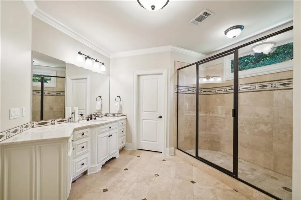 4980 High Point Road, Atlanta, Georgia 30342, 6 Bedrooms Bedrooms, ,5 BathroomsBathrooms,Residential,Sold,4980 High Point Road,7349380