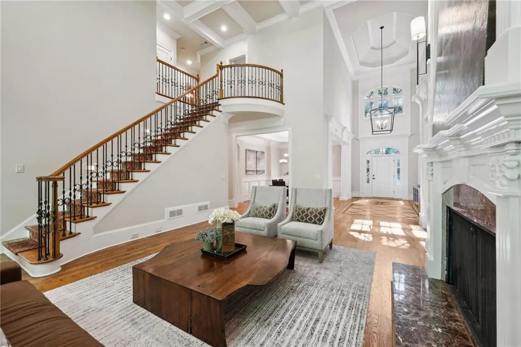 4980 High Point Road, Atlanta, Georgia 30342, 6 Bedrooms Bedrooms, ,5 BathroomsBathrooms,Residential,Sold,4980 High Point Road,7349380