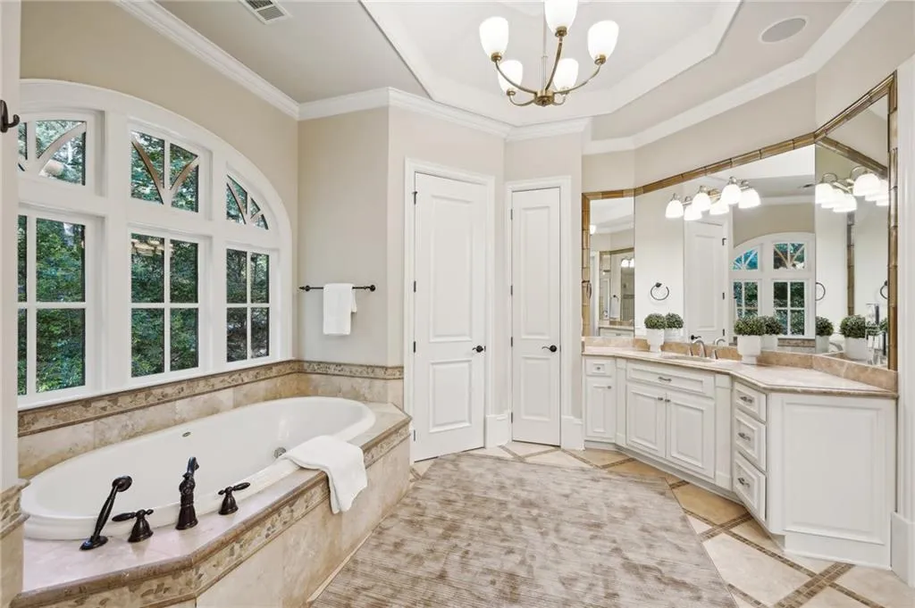 4980 High Point Road, Atlanta, Georgia 30342, 6 Bedrooms Bedrooms, ,5 BathroomsBathrooms,Residential,Sold,4980 High Point Road,7349380