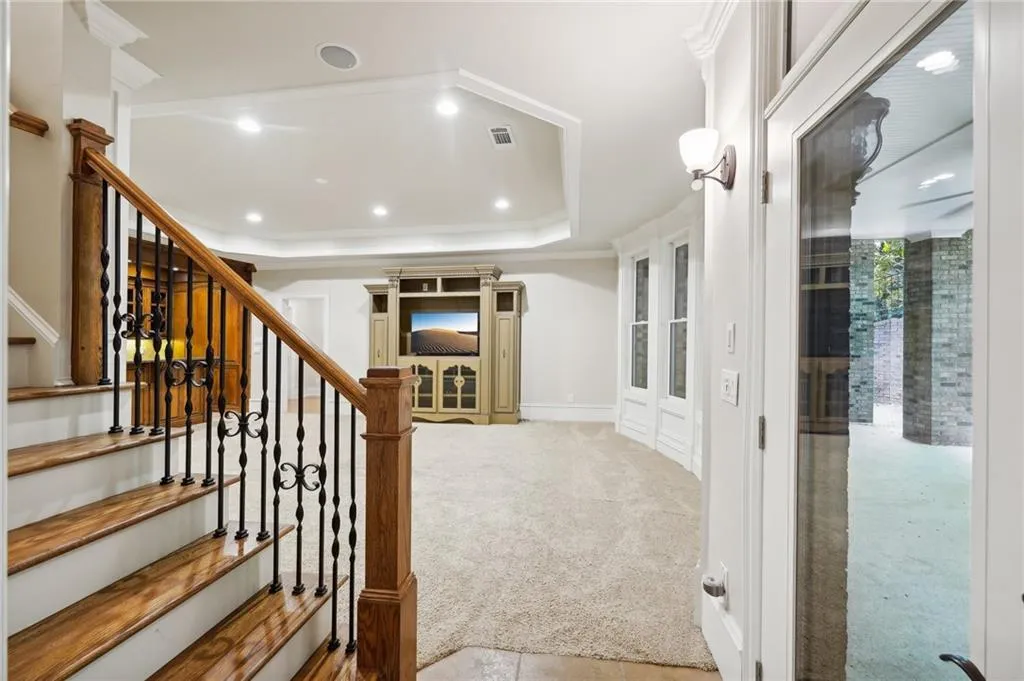 4980 High Point Road, Atlanta, Georgia 30342, 6 Bedrooms Bedrooms, ,5 BathroomsBathrooms,Residential,Sold,4980 High Point Road,7349380