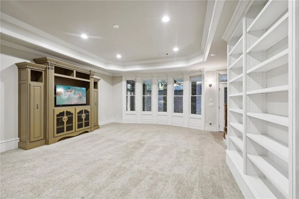 4980 High Point Road, Atlanta, Georgia 30342, 6 Bedrooms Bedrooms, ,5 BathroomsBathrooms,Residential,Sold,4980 High Point Road,7349380