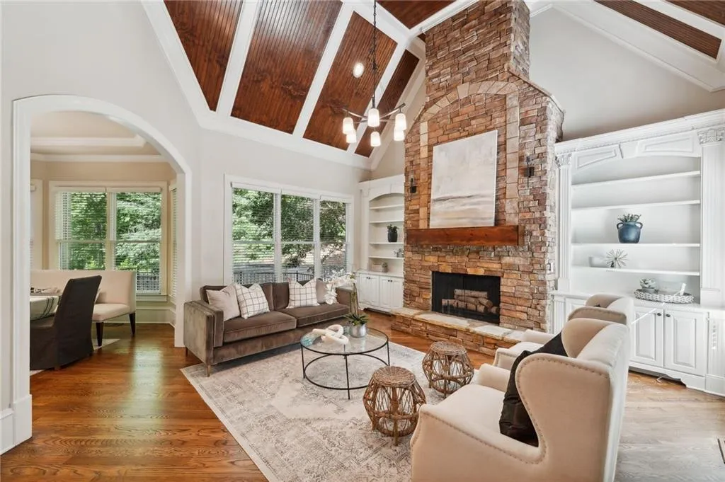 4980 High Point Road, Atlanta, Georgia 30342, 6 Bedrooms Bedrooms, ,5 BathroomsBathrooms,Residential,Sold,4980 High Point Road,7349380