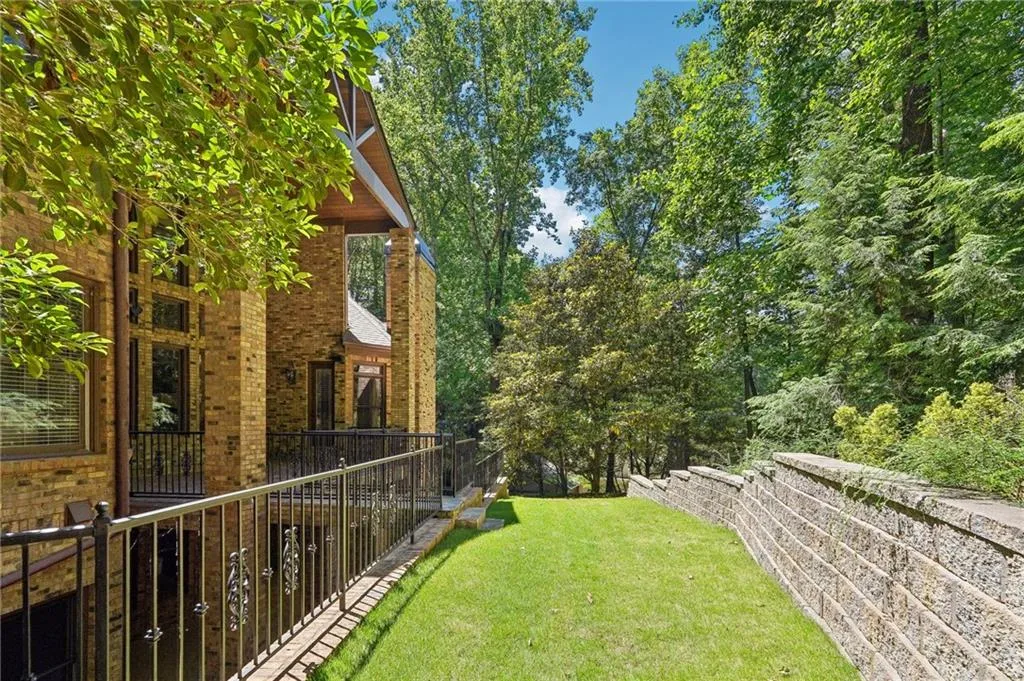 4980 High Point Road, Atlanta, Georgia 30342, 6 Bedrooms Bedrooms, ,5 BathroomsBathrooms,Residential,Sold,4980 High Point Road,7349380