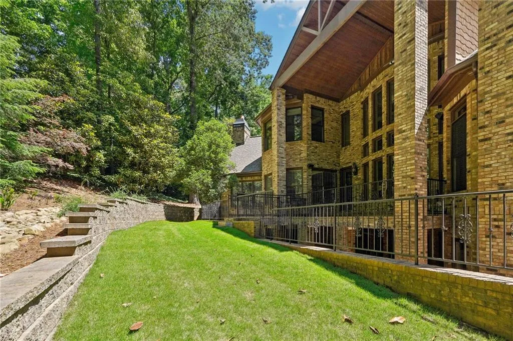 4980 High Point Road, Atlanta, Georgia 30342, 6 Bedrooms Bedrooms, ,5 BathroomsBathrooms,Residential,Sold,4980 High Point Road,7349380