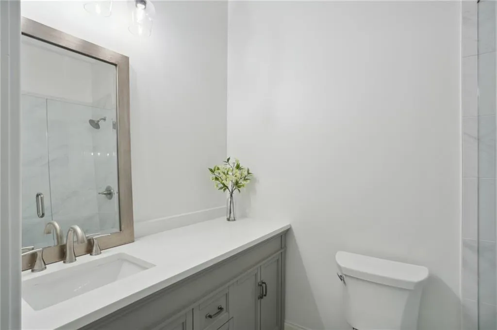 498 West Spalding Drive, Sandy Springs, Georgia 30328, 6 Bedrooms Bedrooms, ,5 BathroomsBathrooms,Residential,Sold,498 West Spalding Drive,7068395