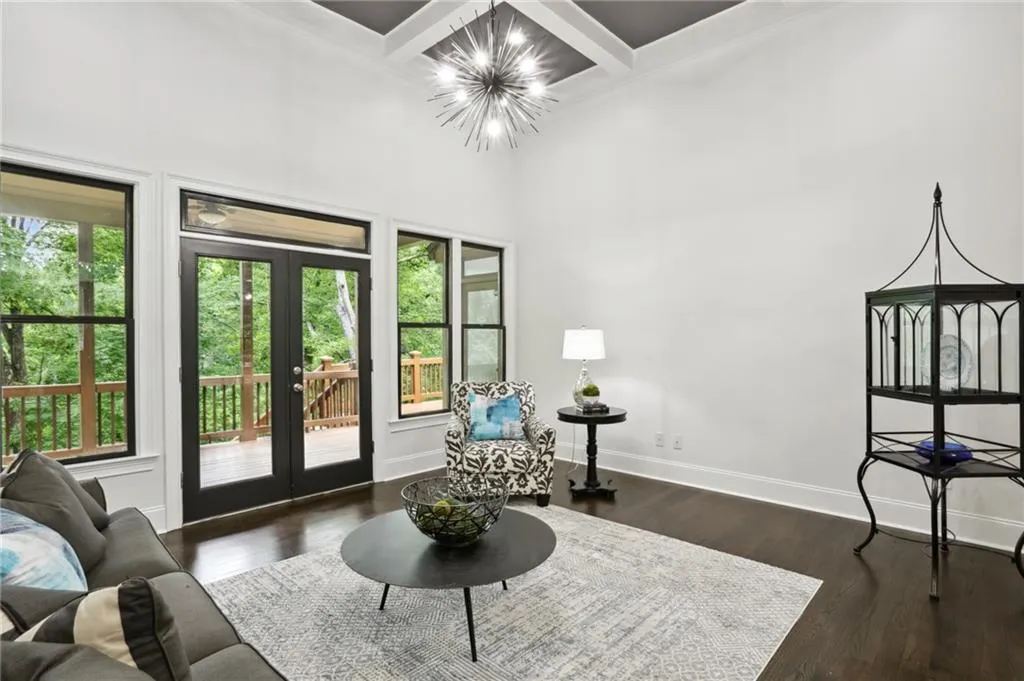 498 West Spalding Drive, Sandy Springs, Georgia 30328, 6 Bedrooms Bedrooms, ,5 BathroomsBathrooms,Residential,Sold,498 West Spalding Drive,7068395