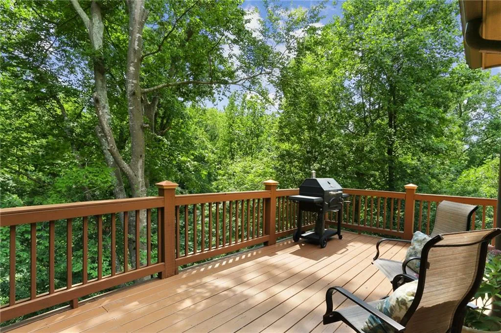 498 West Spalding Drive, Sandy Springs, Georgia 30328, 6 Bedrooms Bedrooms, ,5 BathroomsBathrooms,Residential,Sold,498 West Spalding Drive,7068395