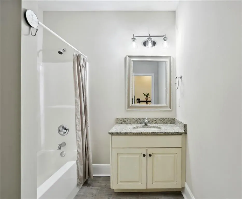 498 West Spalding Drive, Sandy Springs, Georgia 30328, 6 Bedrooms Bedrooms, ,5 BathroomsBathrooms,Residential,Sold,498 West Spalding Drive,7068395