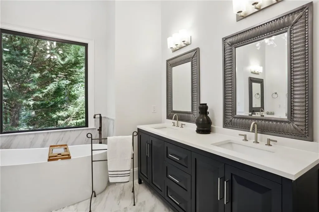 498 West Spalding Drive, Sandy Springs, Georgia 30328, 6 Bedrooms Bedrooms, ,5 BathroomsBathrooms,Residential,Sold,498 West Spalding Drive,7068395