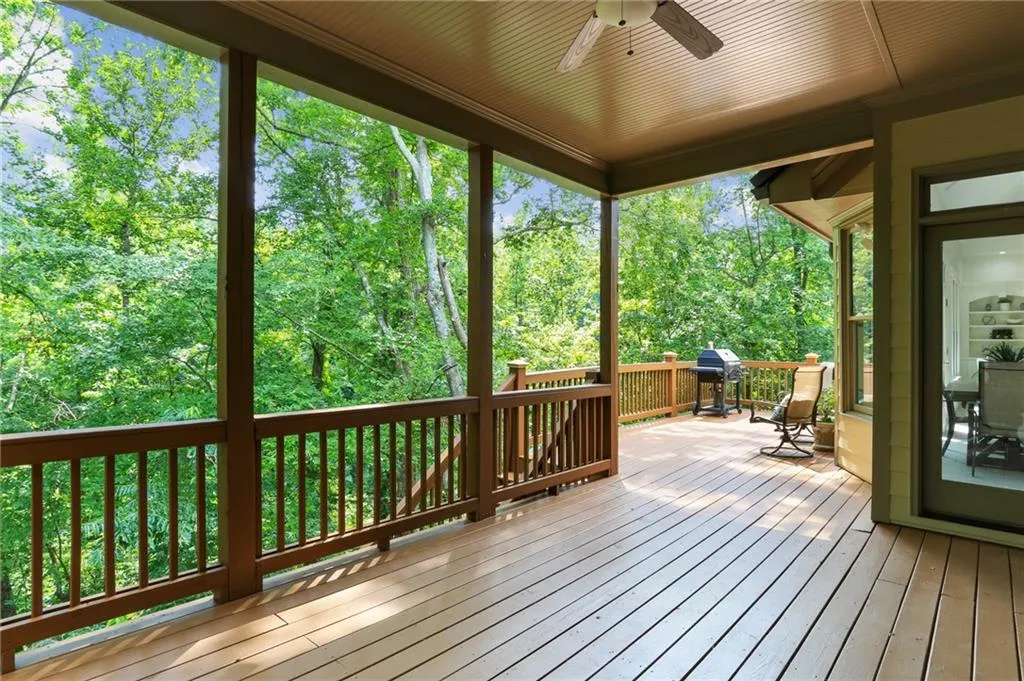 498 West Spalding Drive, Sandy Springs, Georgia 30328, 6 Bedrooms Bedrooms, ,5 BathroomsBathrooms,Residential,Sold,498 West Spalding Drive,7068395