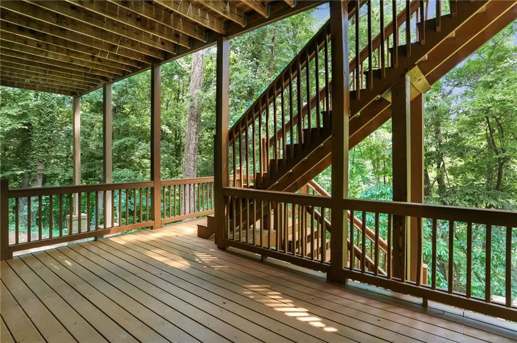 498 West Spalding Drive, Sandy Springs, Georgia 30328, 6 Bedrooms Bedrooms, ,5 BathroomsBathrooms,Residential,Sold,498 West Spalding Drive,7068395