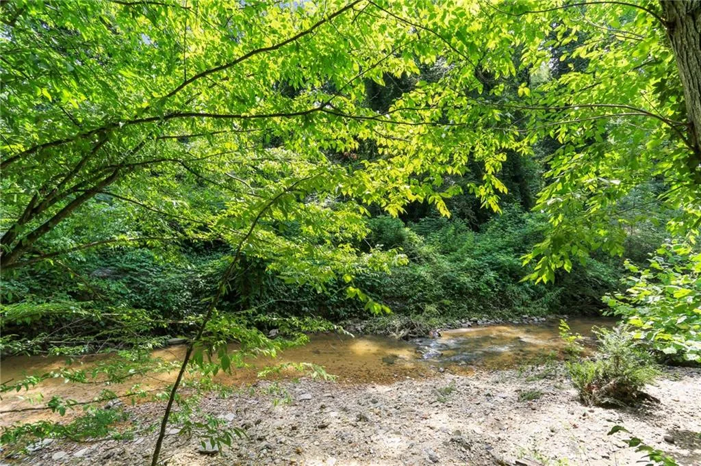 498 West Spalding Drive, Sandy Springs, Georgia 30328, 6 Bedrooms Bedrooms, ,5 BathroomsBathrooms,Residential,Sold,498 West Spalding Drive,7068395