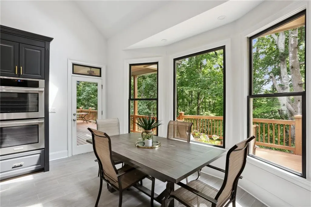 498 West Spalding Drive, Sandy Springs, Georgia 30328, 6 Bedrooms Bedrooms, ,5 BathroomsBathrooms,Residential,Sold,498 West Spalding Drive,7068395