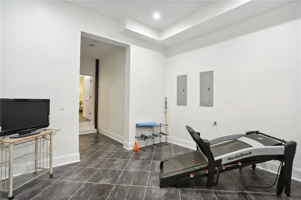 498 West Spalding Drive, Sandy Springs, Georgia 30328, 6 Bedrooms Bedrooms, ,5 BathroomsBathrooms,Residential,Sold,498 West Spalding Drive,7068395