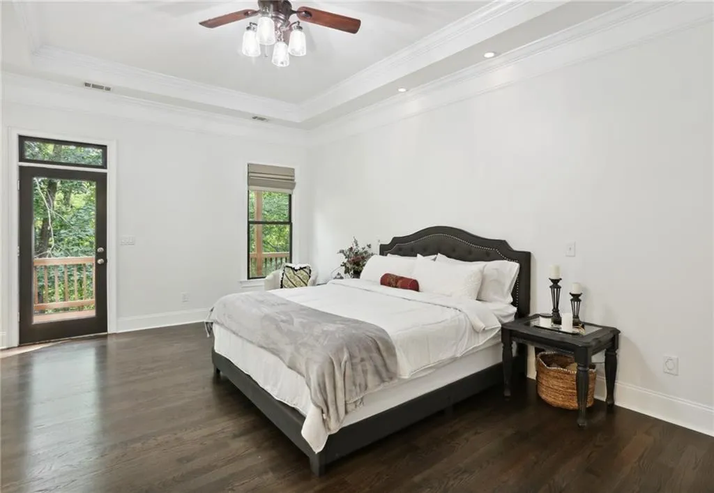 498 West Spalding Drive, Sandy Springs, Georgia 30328, 6 Bedrooms Bedrooms, ,5 BathroomsBathrooms,Residential,Sold,498 West Spalding Drive,7068395