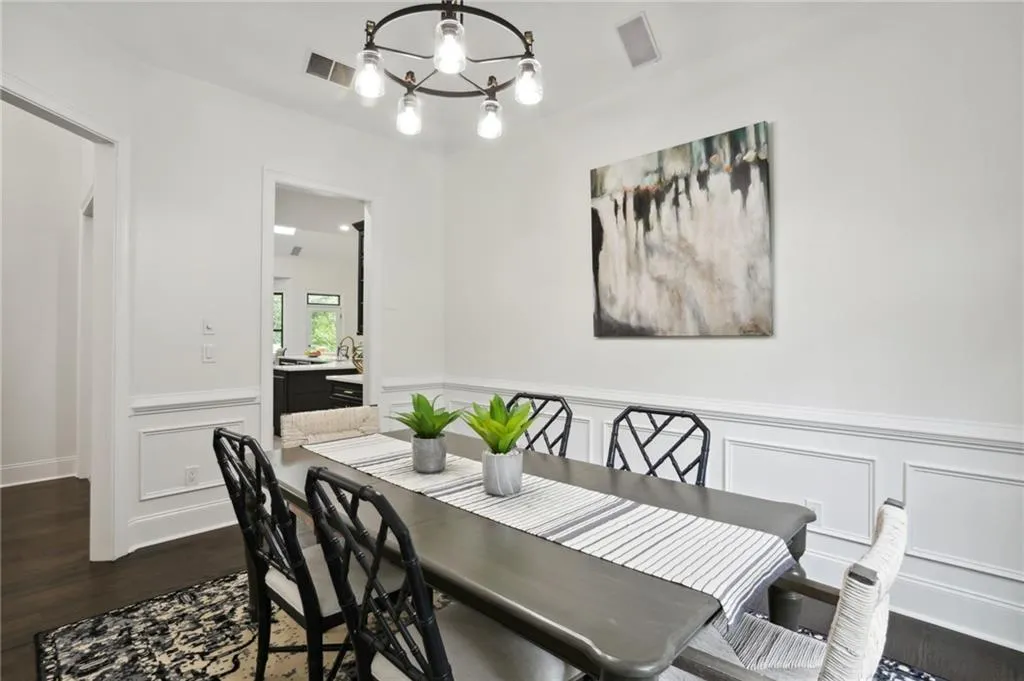 498 West Spalding Drive, Sandy Springs, Georgia 30328, 6 Bedrooms Bedrooms, ,5 BathroomsBathrooms,Residential,Sold,498 West Spalding Drive,7068395