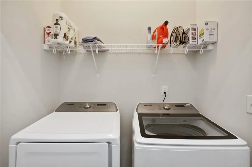 498 West Spalding Drive, Sandy Springs, Georgia 30328, 6 Bedrooms Bedrooms, ,5 BathroomsBathrooms,Residential,Sold,498 West Spalding Drive,7068395