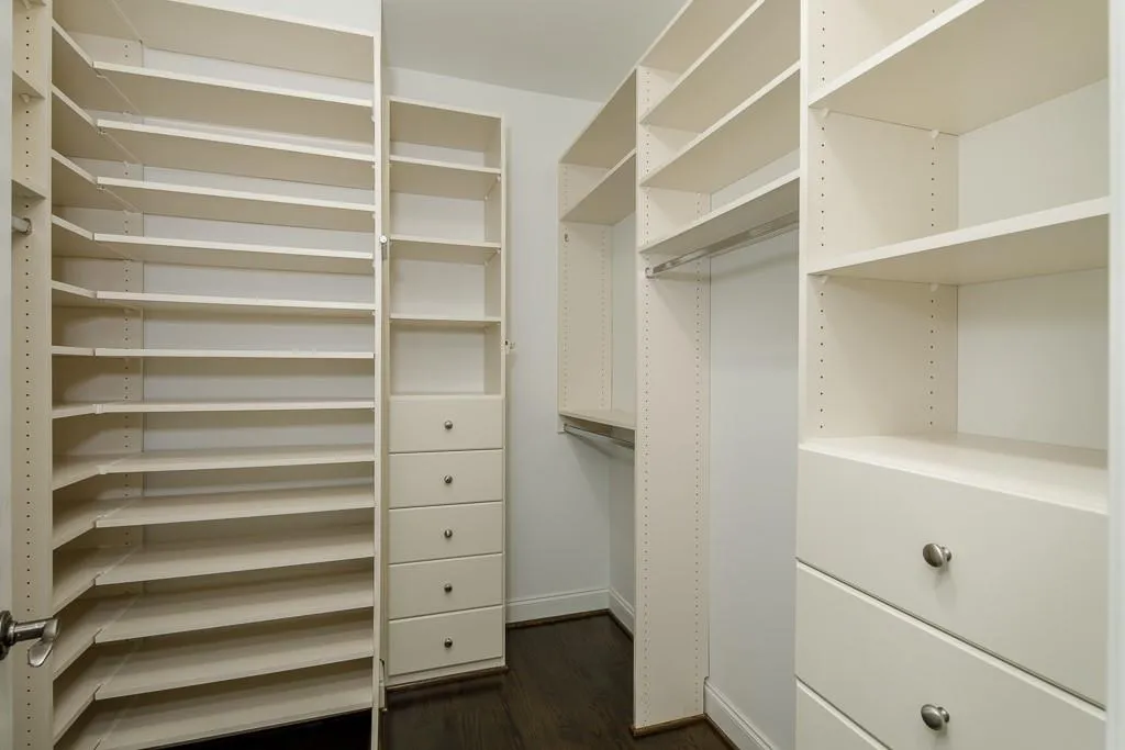 5492 Glenridge Drive Unit 516, Sandy Springs, Georgia 30342, 4 Bedrooms Bedrooms, ,3 BathroomsBathrooms,Residential,Sold,5492 Glenridge Drive Unit 516,6618791