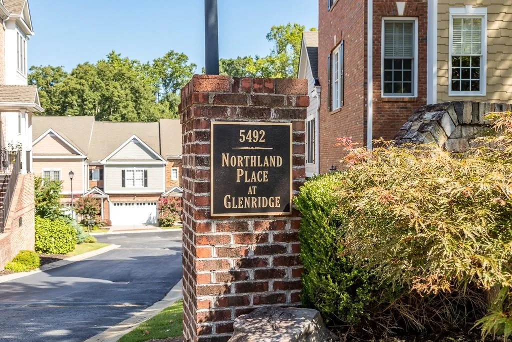 5492 Glenridge Drive Unit 516, Sandy Springs, Georgia 30342, 4 Bedrooms Bedrooms, ,3 BathroomsBathrooms,Residential,Sold,5492 Glenridge Drive Unit 516,6618791