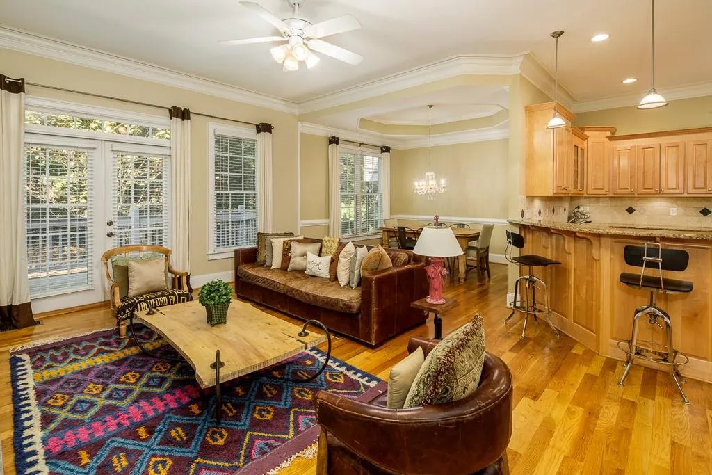 5492 Glenridge Drive Unit 516, Sandy Springs, Georgia 30342, 4 Bedrooms Bedrooms, ,3 BathroomsBathrooms,Residential,Sold,5492 Glenridge Drive Unit 516,6618791