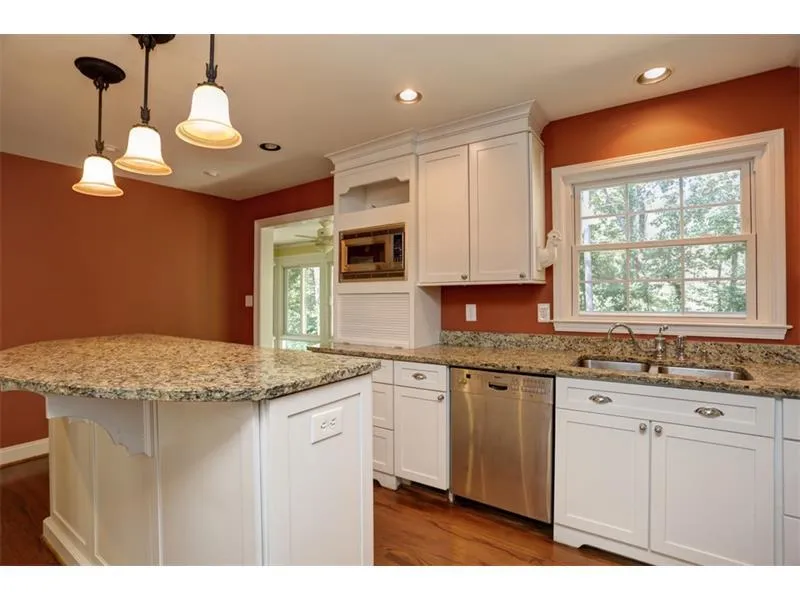 515 Tanacrest Circle, Sandy Springs, Georgia 30328, 4 Bedrooms Bedrooms, ,2 BathroomsBathrooms,Residential,Sold,515 Tanacrest Circle,5647014