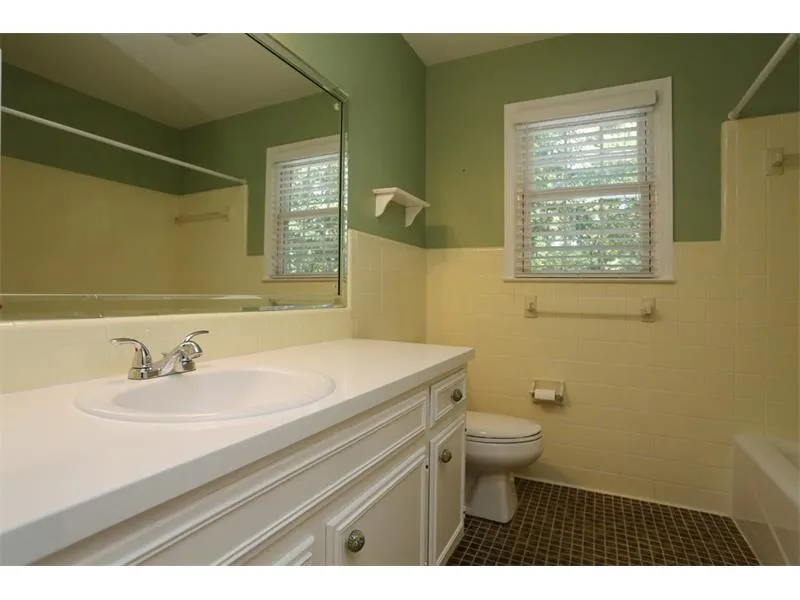 515 Tanacrest Circle, Sandy Springs, Georgia 30328, 4 Bedrooms Bedrooms, ,2 BathroomsBathrooms,Residential,Sold,515 Tanacrest Circle,5647014