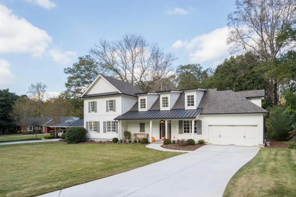 752 Starlight Court, Sandy Springs, Georgia 30342, 5 Bedrooms Bedrooms, ,4 BathroomsBathrooms,Residential,Sold,752 Starlight Court,5949647